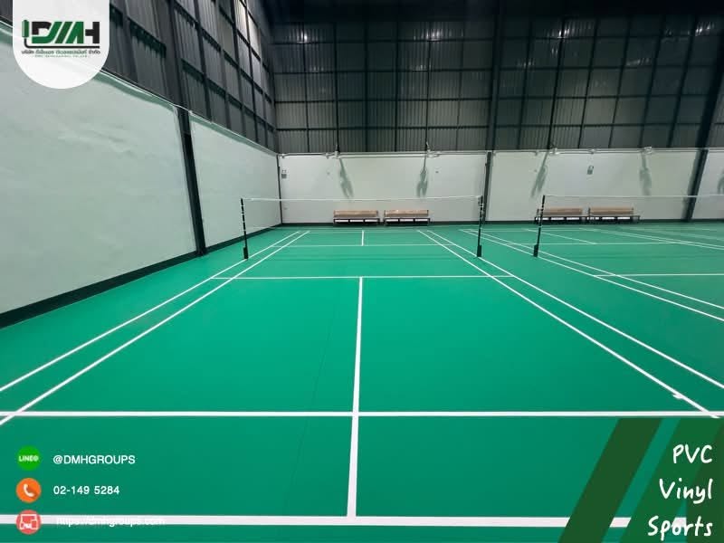 สนามแบดมินตัน ลาดพร้าว PVC Sport Phokaew Sports Complex กรุงเทพฯ เส้นสนามแบดมินตันสีขาวตัดกับพื้นสีเขียว รูปที่ 5