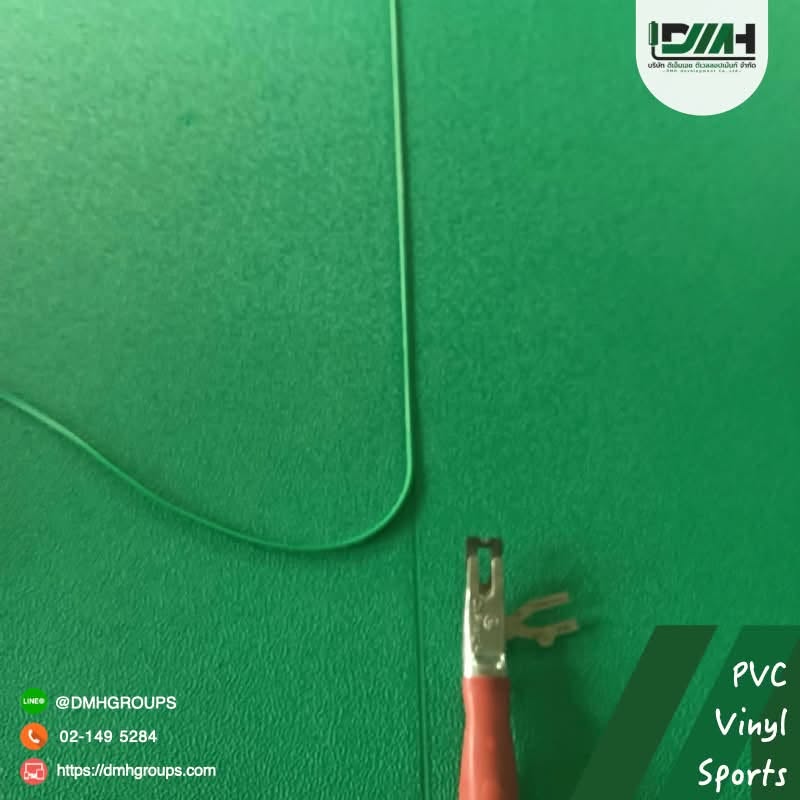 งานเชื่อมรอยต่อแผ่นพื้น PVC Sport ด้วยเส้นเชื่อมสีเขียว ให้รอยต่อเรียบ รูปที่ 9