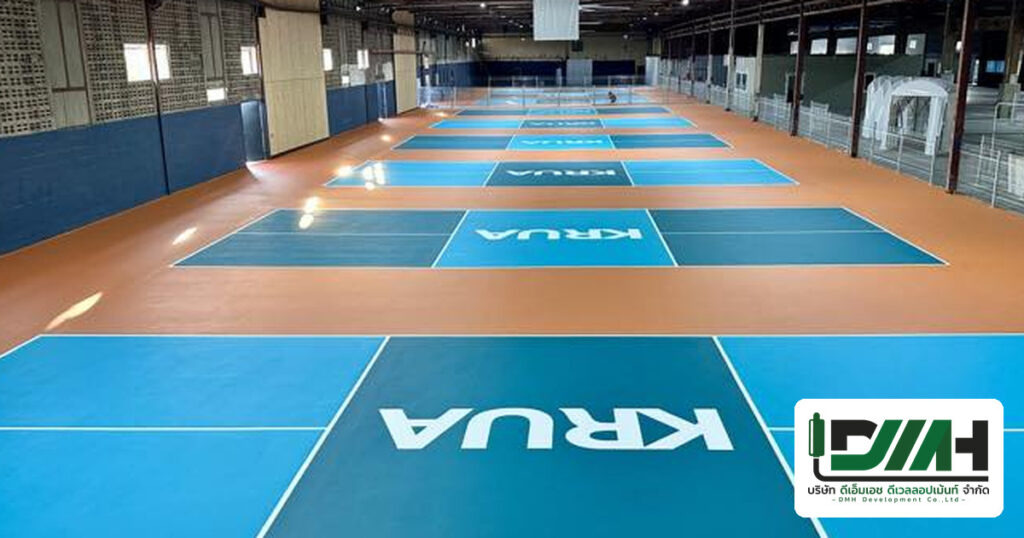 ผลงานติดตั้งพื้นสนามกีฬาโดย DMH Groups — งานติดตั้งพื้นสนาม Pickleball ด้วยระบบ Acrylic Cushion Chokchai Warehouse รังสิต ปทุมธานี